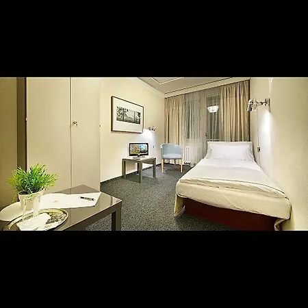 Retro Hotel 3*