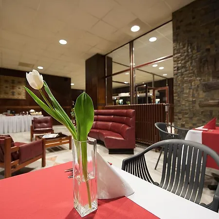 Hotel Retro 3*