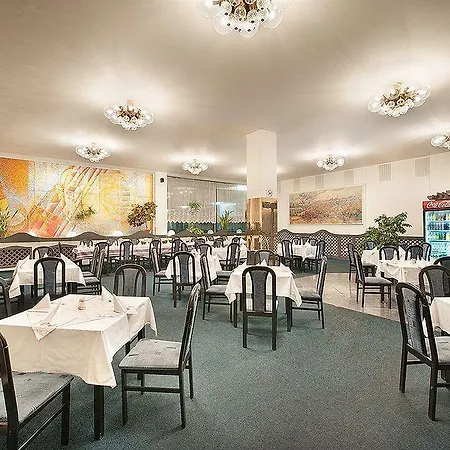 Retro Hotel 3*