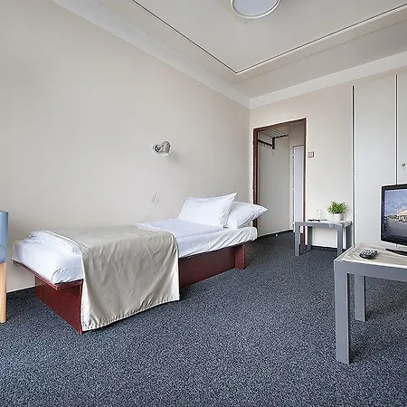 Hotel Kladno 3* كلادنو