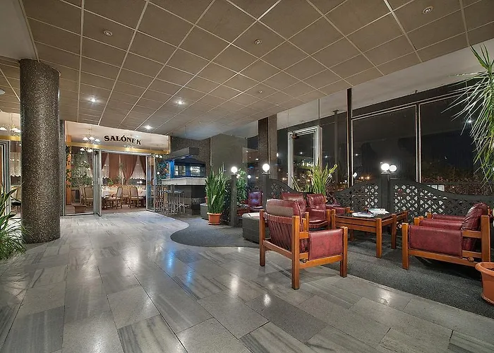 Hotel Retro 3*